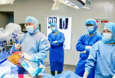 Yunnan Tour of Honghu | MicroPort®MedBot®-Assisted TKA Multi-Center Research —— TKA Assisted by Orthopedic Surgery Robot Was Completed in the People’s Hospital of Yanjin, the Narrowest County