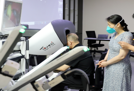 MicroPort® MedBot® Responses the China Association of Medical Equipment and Establish the Medical Robot Practice Training Base