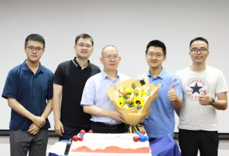 微创®图迈®国产腔镜手术机器人完成首例肺癌袖式切除动物试验