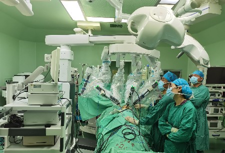 微创®图迈®腔镜机器人在甘肃省人民医院成功开展高难度、多学科注册临床入组手术