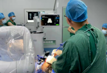 Yunnan Tour of Honghu | MicroPort®MedBot®-Assisted TKA Multi-Center Research —— The first robot-assisted total knee arthroplasty (TKA) was completed in Zhenxiong, a key county receiving assistance for rural revitalization