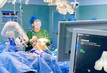Yunnan Tour of Honghu | MicroPort®MedBot®-Assisted TKA Multi-Center Research —— Robot-Assisted TKA Completed in Huize County, Hometown of Largest Copper Coin