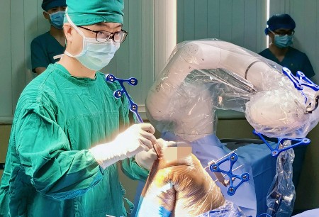 Yunnan Tour of Honghu | ®MedBot®-Assisted TKA Multi-Center Research -- First Case in Honghe Hani and Yi Autonomous Prefecture! Robot-Assisted TKA Successfully Completed in No. 926 Hospital