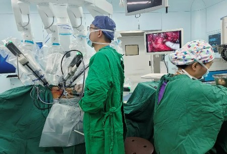 图迈®在浙大一院完成“一体位”肾盂癌根治术