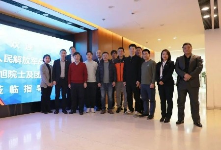 中国科学院院士张旭莅临微创®机器人集团考察指导