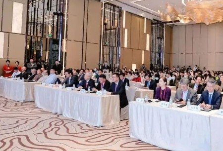 学术之声 | 图迈®机器人亮相2023年广东省医师协会泌尿外科医师分会年会，多位专家试驾并给予好评