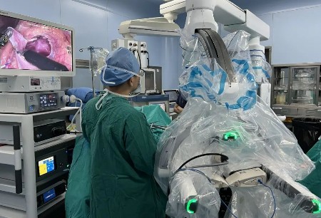 Surgery Tour | Shanghai Changzheng Hospital Completed the First Toumai® Single-arm Robot-assisted Urology Surgery in Shanghai