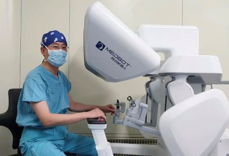 Toumai® promotes minimally invasive surgery's progress in multi-departments, aiding the advancement of quality healthcare in Jingzhou
