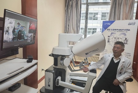 张旭院士团队成功实施超远程机器人泌尿外科手术，推动远程外科新技术应用