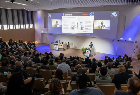 《证券时报》首席记者专访何超博士：微创®机器人重塑全球手术机器人市场格局