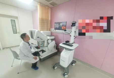 “隔空操刀”，新华医院泌尿外科双院区远程机器人手术，探索同质化医疗新模式