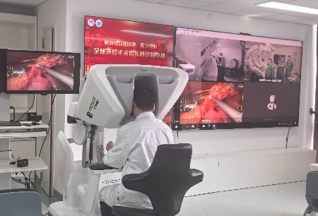 全球首例!3000公里“隔空执刀”,京疆携手破解“镜面人”肝包虫病诊疗难题