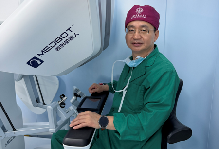 于血管雷区起舞,以智能精准擒栓——东方医院成功实施图迈®机器人辅助腹腔镜下肾癌根治+下腔静脉高危癌栓取出术
